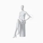 Vitrine Femme Assise